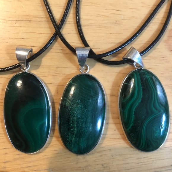 Malachite Cabochon Pendant - Picture 4 of 4